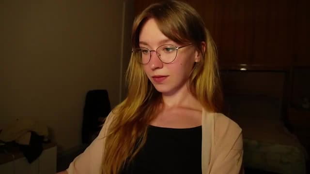 Gallery image thumbnail from Sia_A's myfreecams stream on, 07/09/2026, 22:31 image 5 of 20