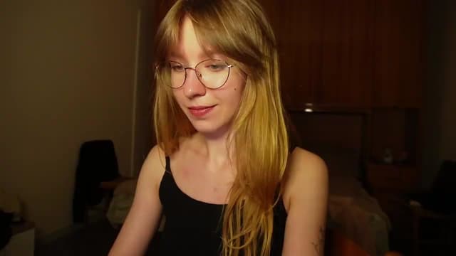Gallery image thumbnail from Sia_A's myfreecams stream on, 07/09/2026, 23:33 image 14 of 20