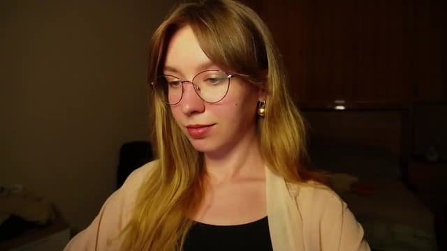 Gallery image thumbnail from Sia_A's myfreecams stream on, 07/10/2026, 22:40 image 4 of 20