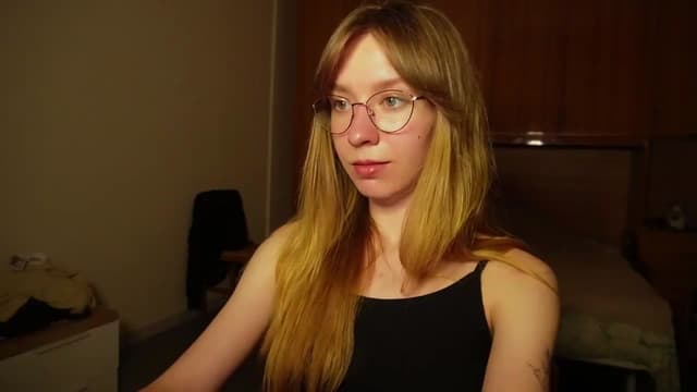 Gallery image thumbnail from Sia_A's myfreecams stream on, 07/11/2026, 24:01 image 16 of 20