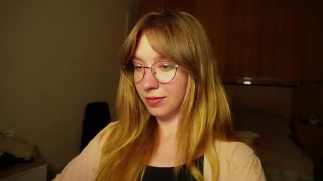 Gallery image thumbnail from Sia_A's myfreecams stream on, 07/11/2026, 24:01 image 7 of 20