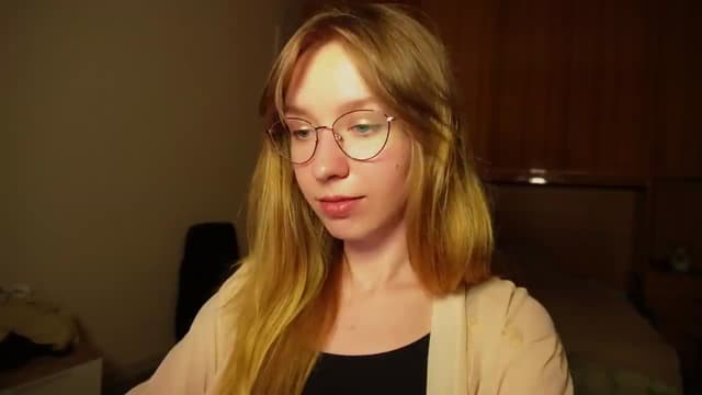 Gallery image thumbnail from Sia_A's myfreecams stream on, 07/11/2026, 24:01 image 8 of 20