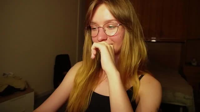 Gallery image thumbnail from Sia_A's myfreecams stream on, 07/11/2026, 24:01 image 12 of 20
