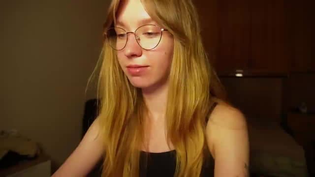 Gallery image thumbnail from Sia_A's myfreecams stream on, 07/11/2026, 24:58 image 14 of 20