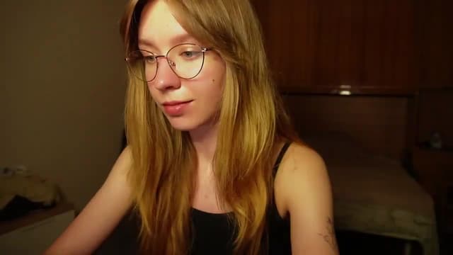 Gallery image thumbnail from Sia_A's myfreecams stream on, 07/11/2026, 24:58 image 5 of 20