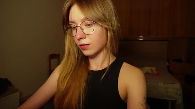 Gallery image thumbnail from Sia_A's myfreecams stream on, 07/12/2026, 23:33 image 3 of 20
