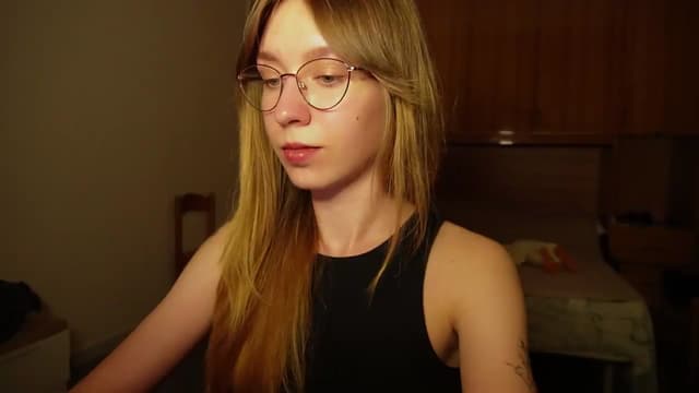 Gallery image thumbnail from Sia_A's myfreecams stream on, 07/12/2026, 23:33 image 18 of 20