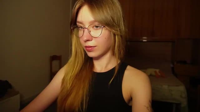 Gallery image thumbnail from Sia_A's myfreecams stream on, 07/12/2026, 23:33 image 5 of 20