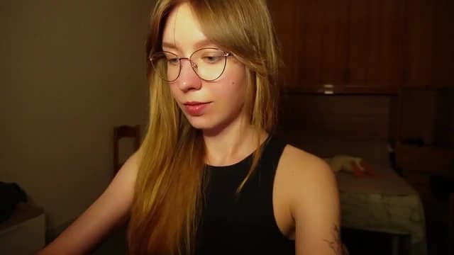 Gallery image thumbnail from Sia_A's myfreecams stream on, 07/12/2026, 23:33 image 1 of 20