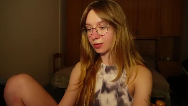 Gallery image thumbnail from Sia_A's myfreecams stream on, 07/16/2026, 23:07 image 10 of 20
