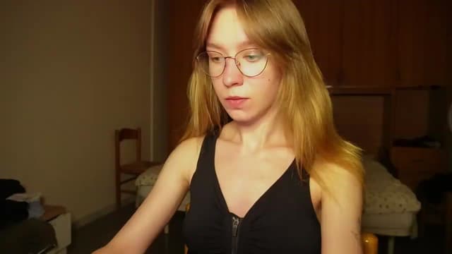 Gallery image thumbnail from Sia_A's myfreecams stream on, 07/21/2026, 24:09 image 18 of 20