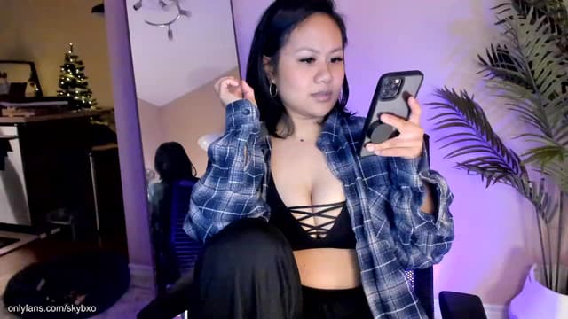 Gallery image thumbnail from SkyB_'s myfreecams stream on, 01/27/2023, 02:46 image 9 of 20