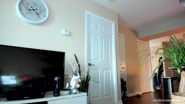 Gallery image thumbnail from SkyB_'s myfreecams stream on, 08/11/2023, 24:37 image 18 of 20