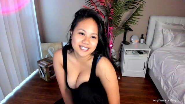 Gallery image thumbnail from SkyB_'s myfreecams stream on, 10/08/2023, 23:20 image 3 of 20