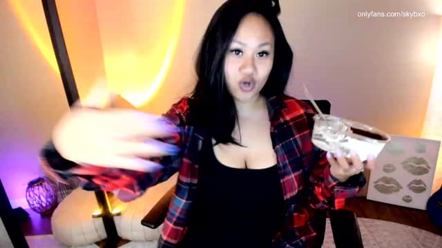 Gallery image thumbnail from SkyB_'s myfreecams stream on, 10/20/2023, 03:31 image 4 of 20