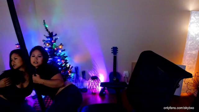 Gallery image thumbnail from SkyB_'s myfreecams stream on, 12/03/2023, 24:32 image 5 of 20