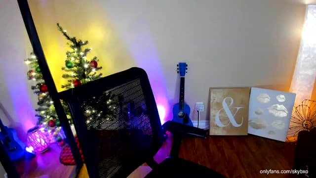 Gallery image thumbnail from SkyB_'s myfreecams stream on, 12/07/2023, 03:06 image 7 of 20