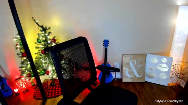 Gallery image thumbnail from SkyB_'s myfreecams stream on, 12/08/2023, 04:13 image 12 of 20