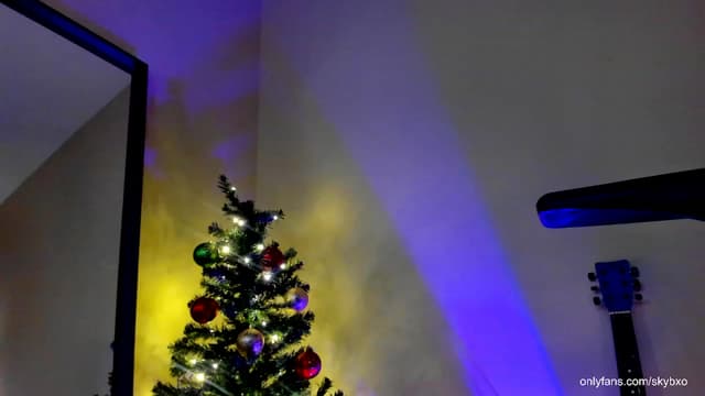 Gallery image thumbnail from SkyB_'s myfreecams stream on, 12/12/2023, 02:59 image 3 of 20
