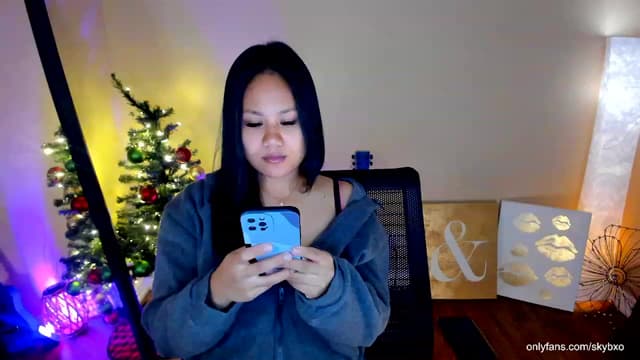 Gallery image thumbnail from SkyB_'s myfreecams stream on, 12/12/2023, 02:59 image 13 of 20