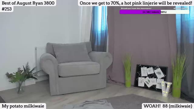 Gallery image thumbnail from SkyV_'s myfreecams stream on, 08/08/2023, 16:07 image 12 of 20
