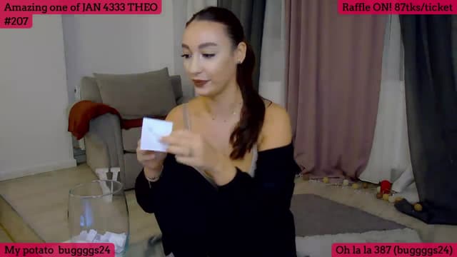 Gallery image thumbnail from SkyV_'s myfreecams stream on, 01/28/2024, 19:11 image 6 of 20