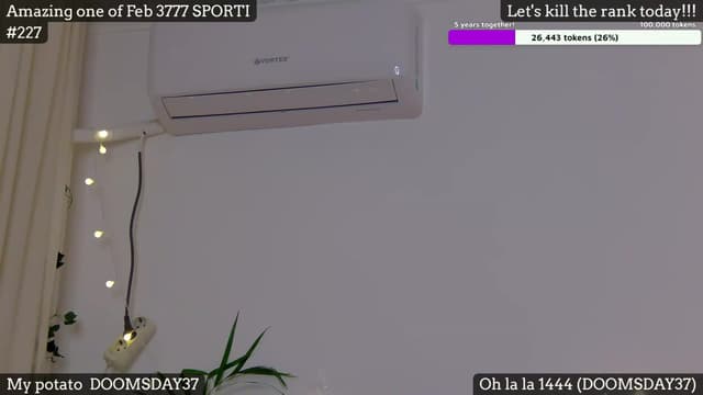 Gallery image thumbnail from SkyV_'s myfreecams stream on, 02/11/2024, 20:06 image 19 of 20