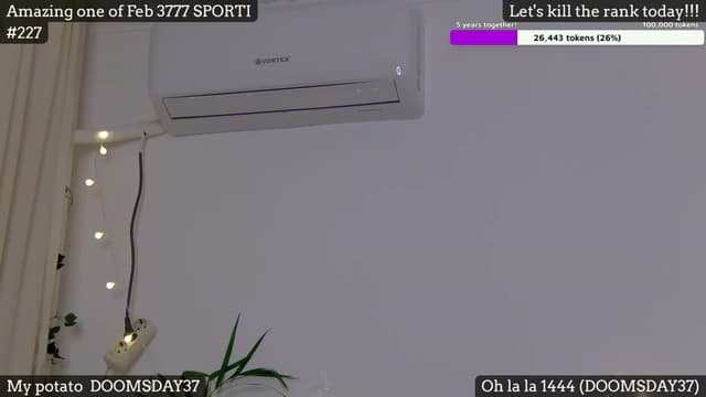 Gallery image thumbnail from SkyV_'s myfreecams stream on, 02/11/2024, 20:06 image 11 of 20