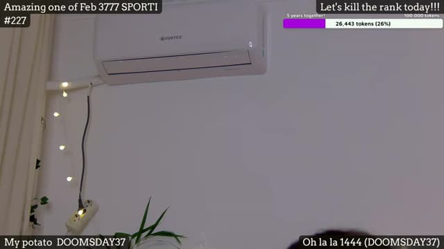 Gallery image thumbnail from SkyV_'s myfreecams stream on, 02/11/2024, 20:06 image 13 of 20