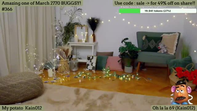 Gallery image thumbnail from SkyV_'s myfreecams stream on, 03/12/2024, 18:43 image 18 of 20