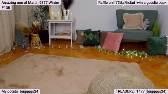 Gallery image thumbnail from SkyV_'s myfreecams stream on, 03/27/2024, 21:18 image 5 of 20