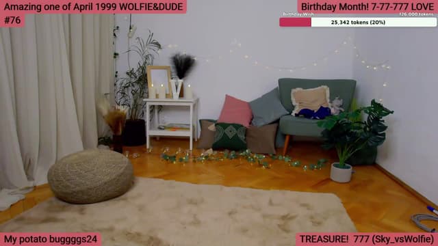 Gallery image thumbnail from SkyV_'s myfreecams stream on, 04/05/2024, 21:11 image 6 of 20