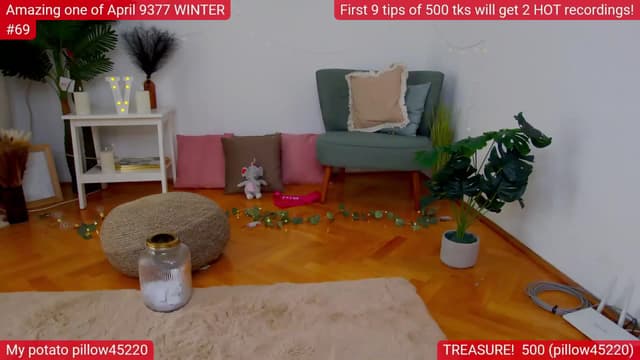 Gallery image thumbnail from SkyV_'s myfreecams stream on, 04/26/2024, 15:52 image 10 of 20