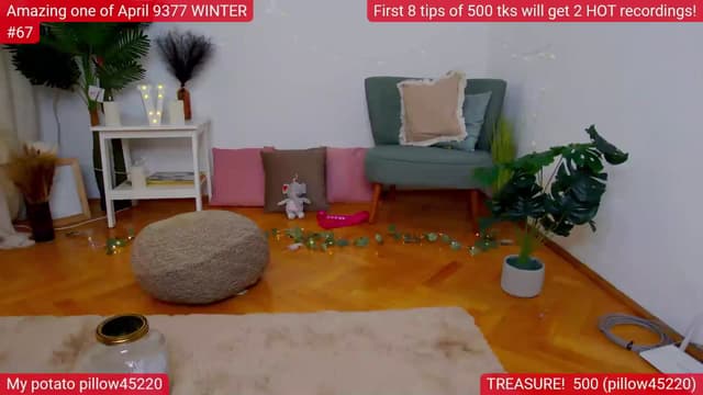 Gallery image thumbnail from SkyV_'s myfreecams stream on, 04/26/2024, 16:45 image 14 of 20