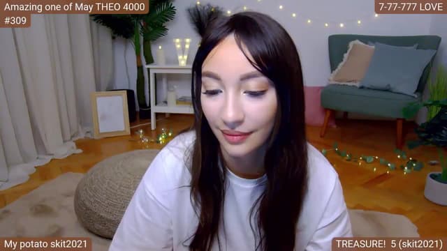 Gallery image thumbnail from SkyV_'s myfreecams stream on, 05/12/2024, 19:18 image 17 of 20