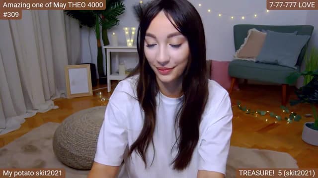 Gallery image thumbnail from SkyV_'s myfreecams stream on, 05/12/2024, 19:18 image 13 of 20
