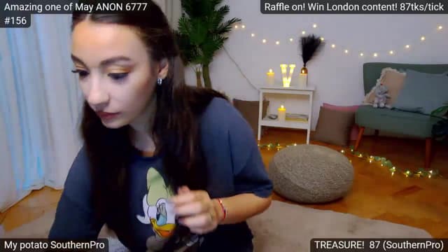 Gallery image thumbnail from SkyV_'s myfreecams stream on, 05/23/2024, 18:25 image 3 of 20