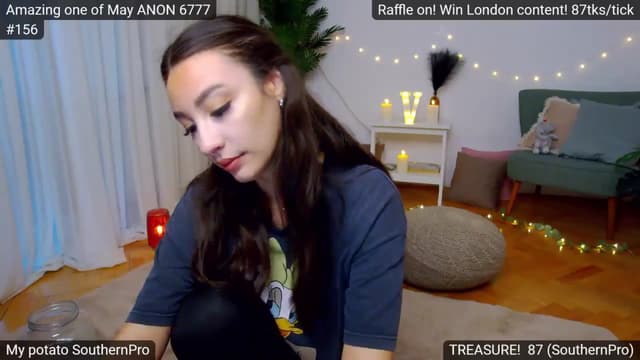 Gallery image thumbnail from SkyV_'s myfreecams stream on, 05/23/2024, 18:25 image 4 of 20