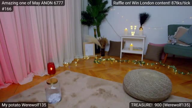 Gallery image thumbnail from SkyV_'s myfreecams stream on, 05/28/2024, 20:45 image 6 of 20