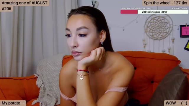 Gallery image thumbnail from SkyV_'s myfreecams stream on, 08/08/2024, 17:27 image 10 of 20