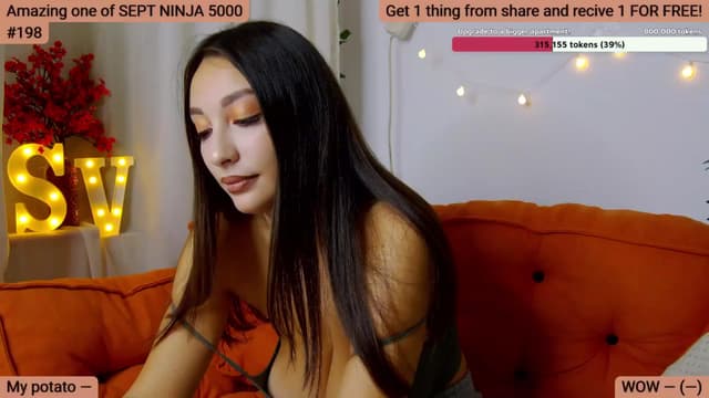 Gallery image thumbnail from SkyV_'s myfreecams stream on, 09/19/2024, 17:36 image 1 of 20