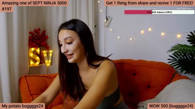 Gallery image thumbnail from SkyV_'s myfreecams stream on, 09/19/2024, 17:36 image 8 of 20