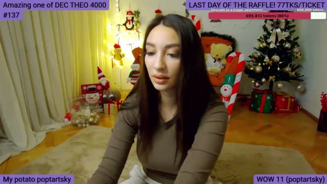 Gallery image thumbnail from SkyV_'s myfreecams stream on, 12/16/2024, 18:57 image 16 of 20
