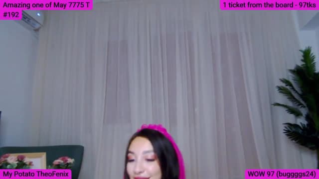 Gallery image thumbnail from SkyV_'s myfreecams stream on, 05/25/2025, 18:46 image 14 of 20