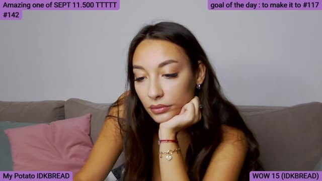 Gallery image thumbnail from SkyV_'s myfreecams stream on, 09/28/2025, 18:27 image 2 of 20