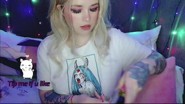 Gallery image thumbnail from SweetyTity's myfreecams stream on, 05/27/2023, 16:31 image 5 of 20