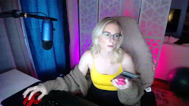 Gallery image thumbnail from TeecakeAvery's myfreecams stream on, 01/29/2023, 22:53 image 19 of 20