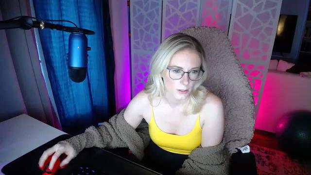 Gallery image thumbnail from TeecakeAvery's myfreecams stream on, 01/29/2023, 22:53 image 16 of 20