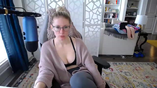 Gallery image thumbnail from TeecakeAvery's myfreecams stream on, 02/19/2023, 17:53 image 12 of 20