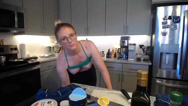 Gallery image thumbnail from TeecakeAvery's myfreecams stream on, 04/30/2023, 19:44 image 20 of 20